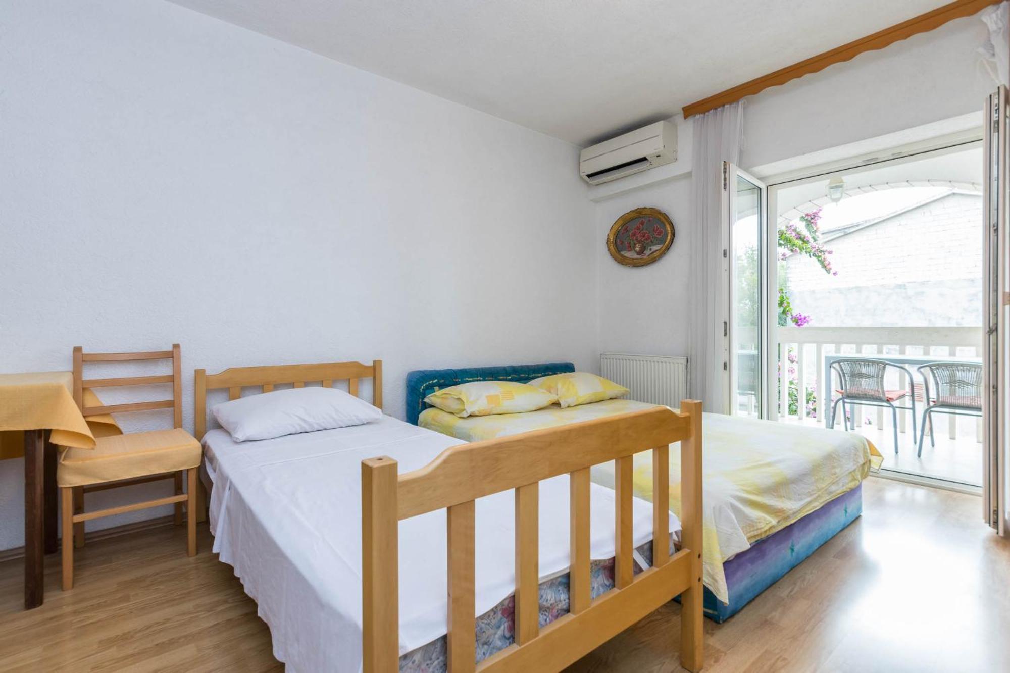 Apartments Cipetic Kastela Exterior photo
