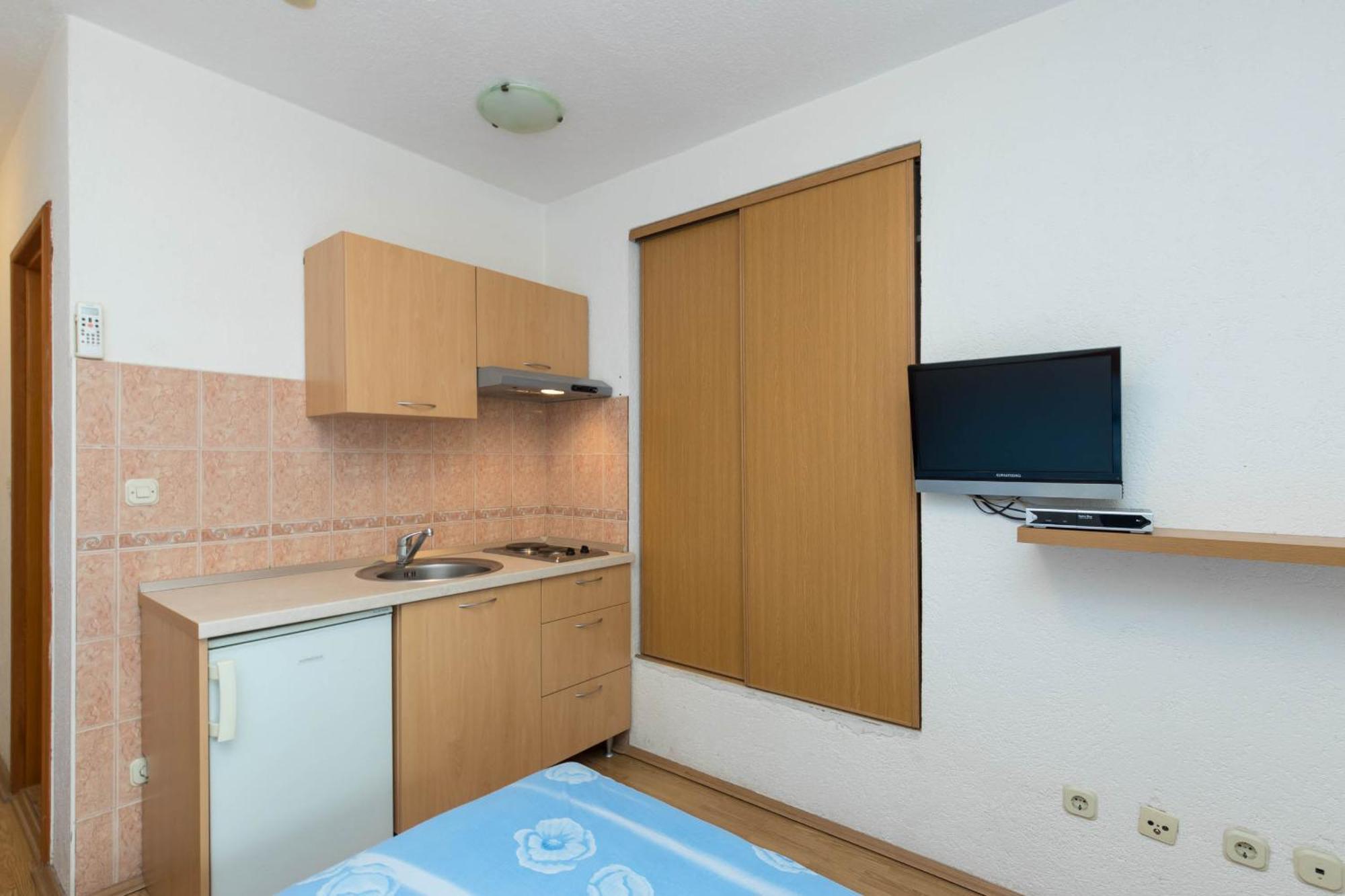 Apartments Cipetic Kastela Exterior photo